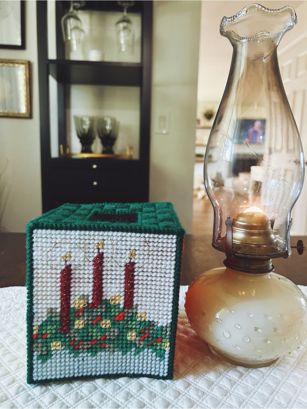 handmade plastic canvas Christmas tissue box. Cover- Advent wreath needlepoint